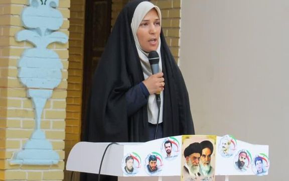 زنی که در قطار یزد برای حجاب درگیر شده بود، «سفیر جهاد حجاب» شد