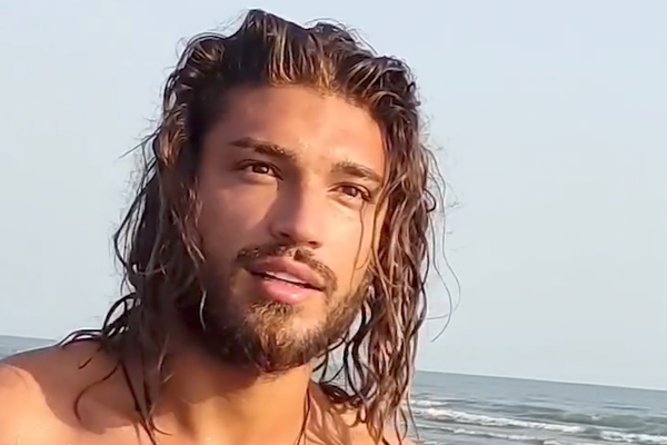 داوود سهرابی، قهرمان بدنسازی، ۵۰ روز پس از اصابت گلوله جنگی نیروهای سرکوب، جان باخت