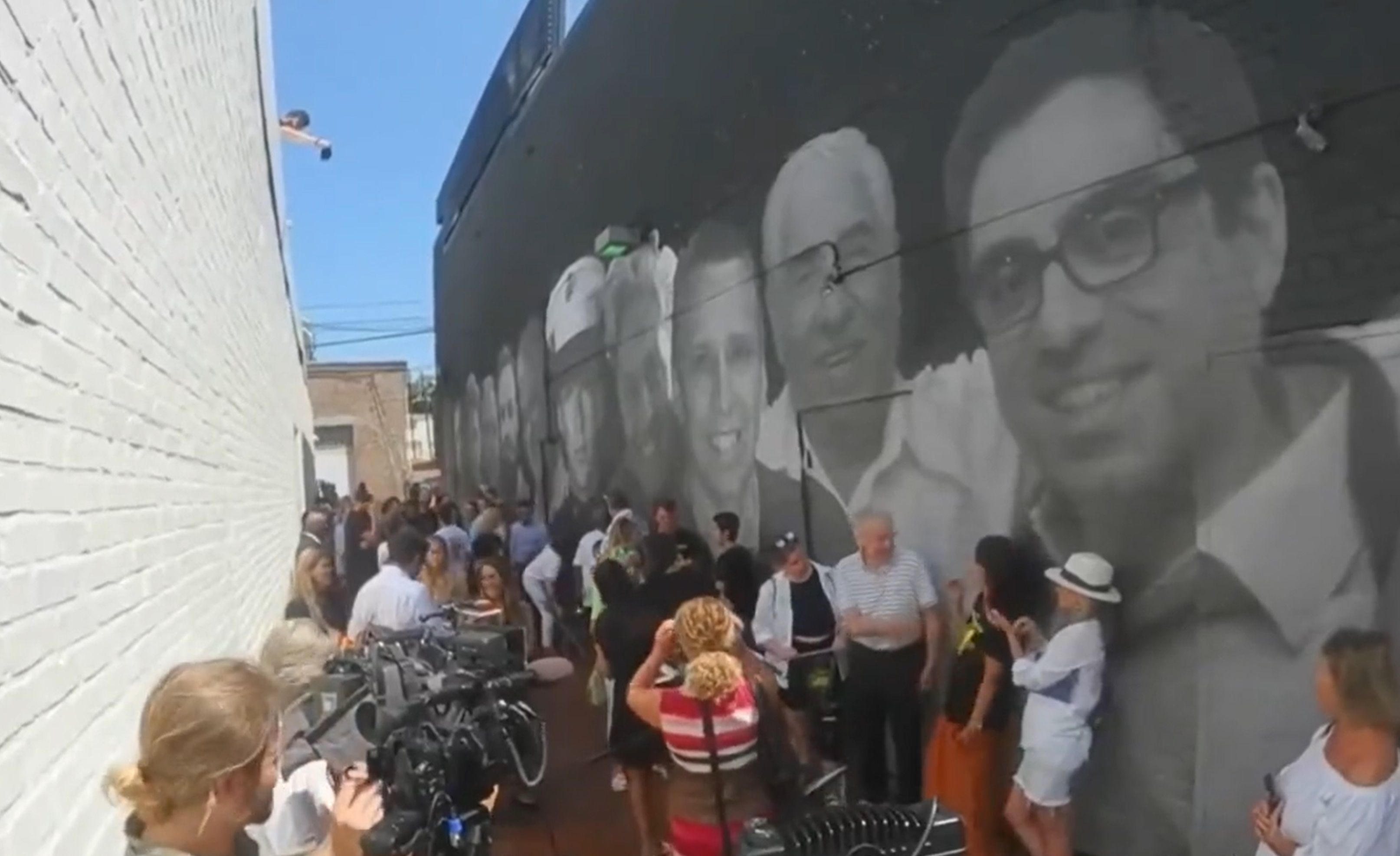 تصاویر چهار ایرانی-آمریکایی در دیوارنگاری آمریکایی‌های به گروگان گرفته شده