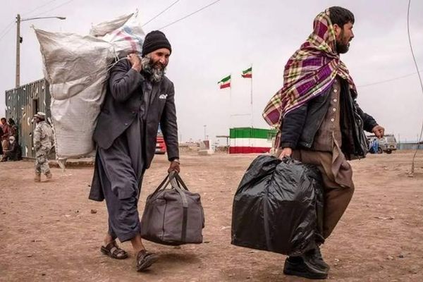 بعد فيديو صادم لضرب أفغانيات.. مساعد الرئيس الإيراني: العنصرية ضد المهاجرين غير مبررة
