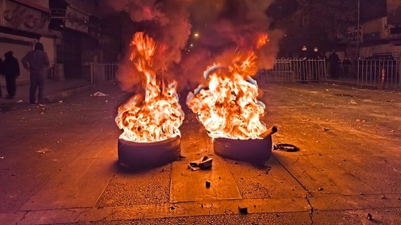 پیام مخاطب: در بروجرد روی جمعیت معترض با ماشین آب داغ پاشیدند