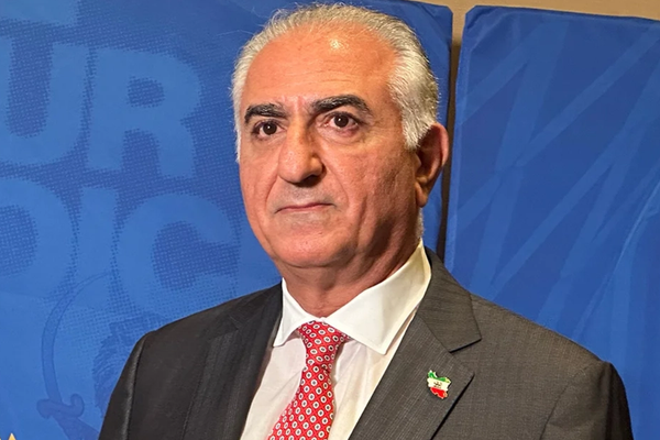 شاهزاده رضا پهلوی: رژیم سخت ترسیده است و میخواهد اینترنت را قطع کند