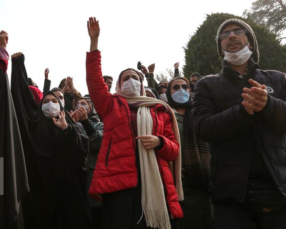 اکونومیست: اعتراضات داخل ایران پوچ بودن رویکرد «اقتصاد مقاومتی» و دوری از غرب را نشان داد