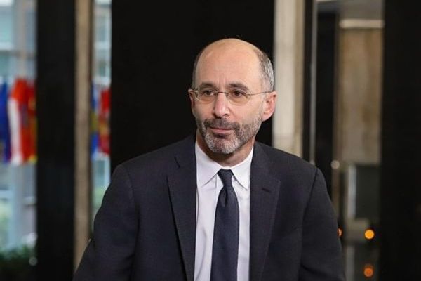 "طهران تايمز": "التقارب المفرط" لروبرت مالي من مستشارين إيرانيين غير رسميين تسبب في سقوطه