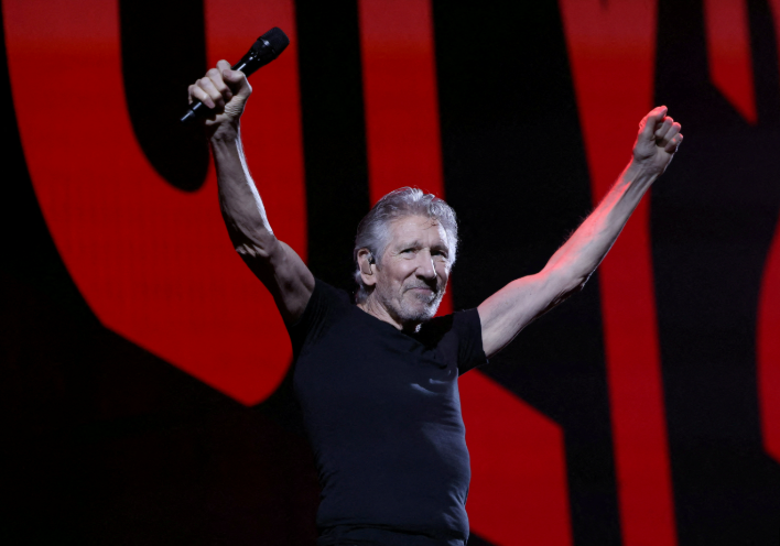 عذرخواهی راجر واترز از مردم ایران: من هرگز از حکومت مذهبی ایران حمایت نمی‌کنم