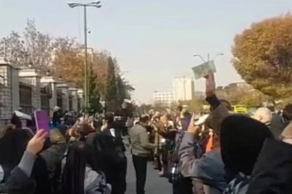 Students, retired teachers protest in Tehran over unmet promises