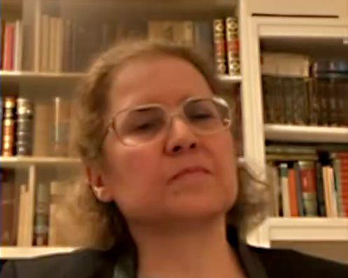 صدیقه وسمقی، اسلامپژوه، در مراسم بزرگداشت آرمیتا گراوند، مورد ضرب و شتم ماموران قرار گرفت