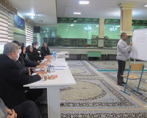 یاشار دارالشفا، دانشجوی زندانی در زندان رجاییشهر از رساله دکتری خود دفاع کرد