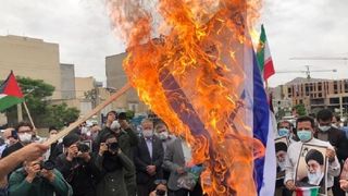 Why does Iran help fuel the cycle of Israeli-Palestinian violence?