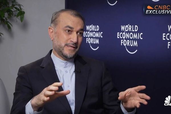 Iran Denies Supporting Houthi Rebels Amid Global Trade Disruptions