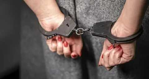 اعتقال مواطنة بهائية أثناء متابعتها لقضية زوجها المعتقل في إيران 