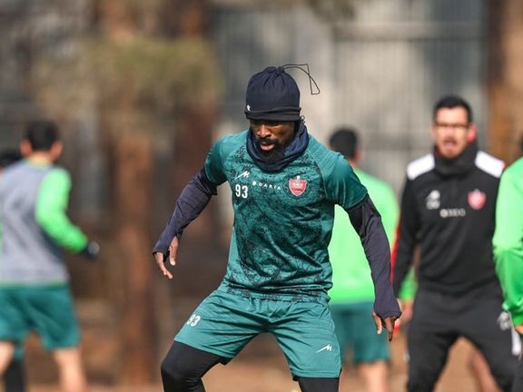 جلسه مدیران پرسپولیس با سرژ اوریه برای فسخ قرارداد ۶۰۰ هزار دلاری