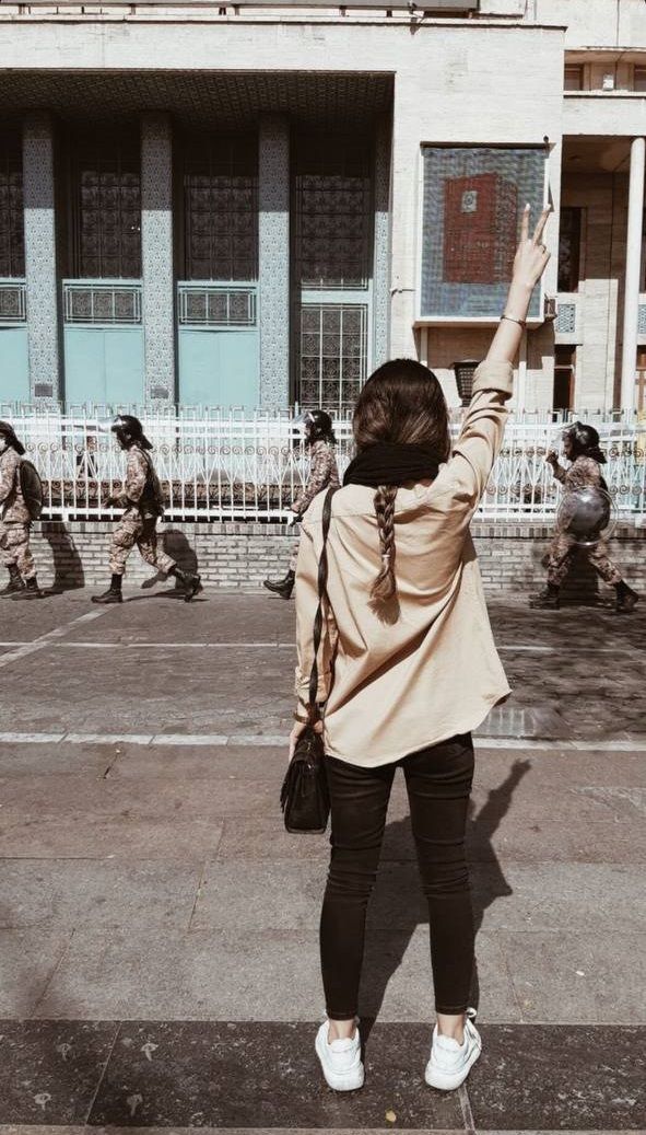 رییس مجلس در ایران: لایحه «عفاف و حجاب» به زودی به دولت ابلاغ می‌شود