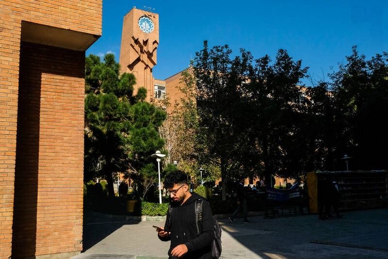 سرپرست دانشگاه صنعتی شریف از قطع همکاری کامل ۲۶ استاد با این دانشگاه خبر داد