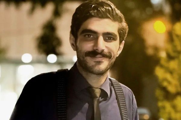 استمرار اعتقال معلم لغة إنجليزية في "مهاباد" بإيران