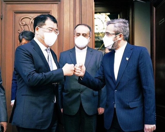 Iran's chief nuclear negotiator Ali Bagheri-Kani meeting a South Korean diplomat in Vienna on January 6, 2022