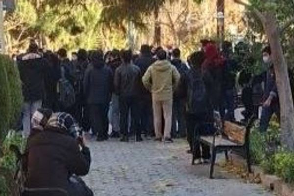 ثماني جامعات إيرانية تنضم إلى الاحتجاجات في يومها الثالث