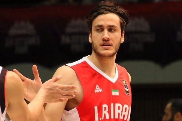 همراهی عضو تیمملی بسکتبال با اعتراضات سراسری: با تفنگ ساچمهای به کسی رحم نمیکنید