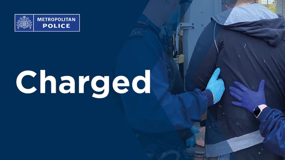 بريطانيا تتهم طهران بتهديد أمنها القومي.. و3 إيرانيين يمثلون أمام المحكمة