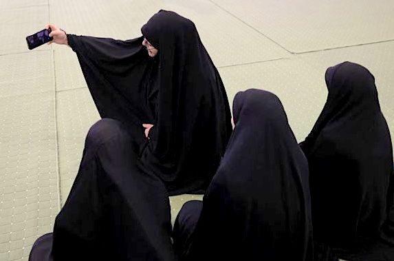 Tehran struggles to mobilize supporters as it faces multiple crises