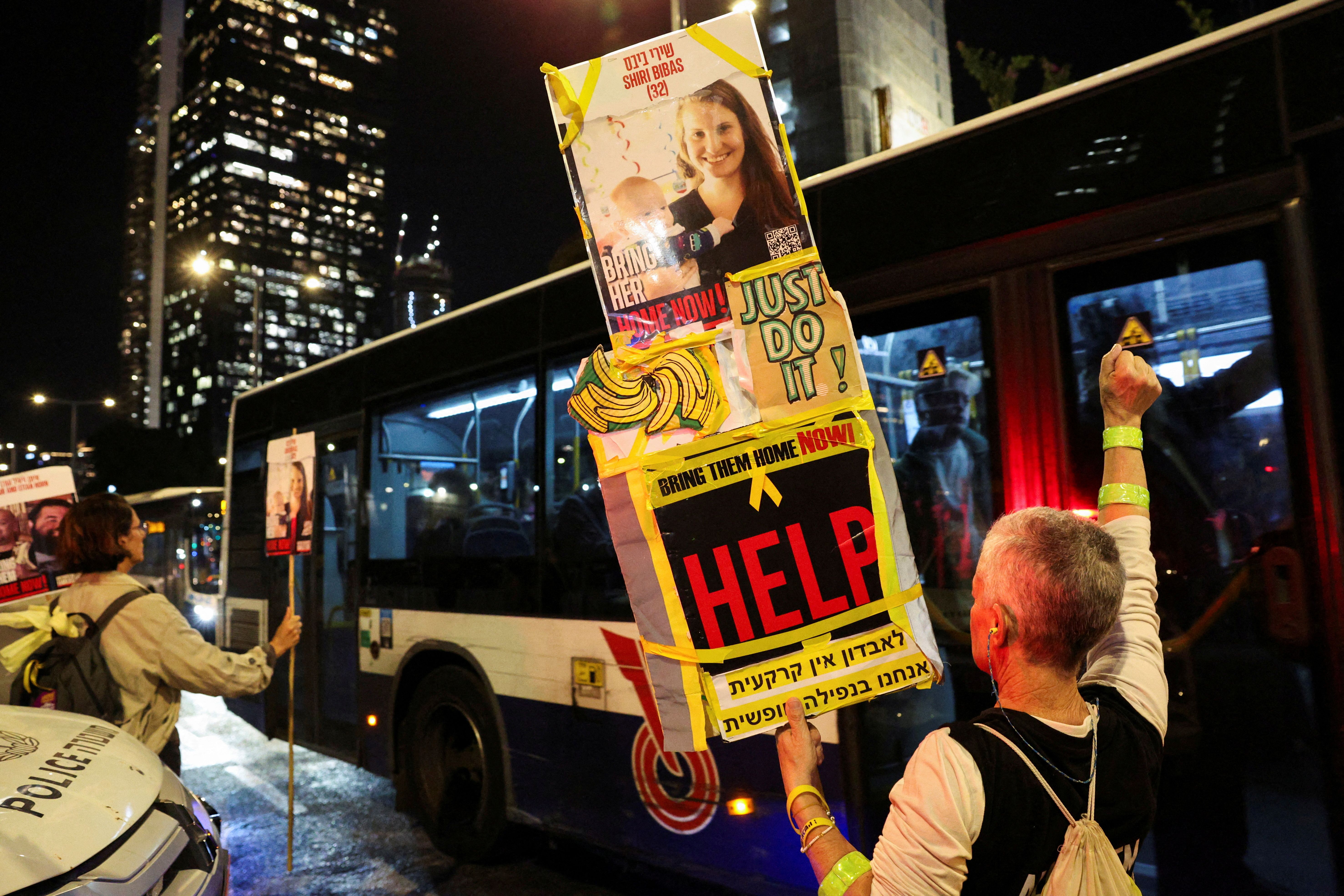 تظاهرات برای آزادی گروگان‌های در بند حماس، تل‌آویو، ششم آبان