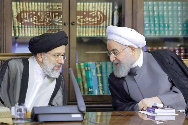 في ذكرى "يوم الجمهورية الإسلامية"..رئيسا إيران السابق والحالي يصفان بعضهما بعضا بالكاذبين