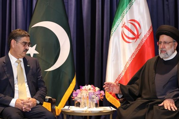 Pakistan Restores Diplomatic Ties With Iran After Cross-Border Attacks