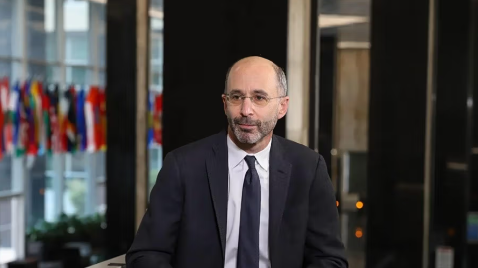 رابرت مالی آثار مقام‌های پیشین جمهوری اسلامی را در دانشگاه ییل تدریس می‌کند