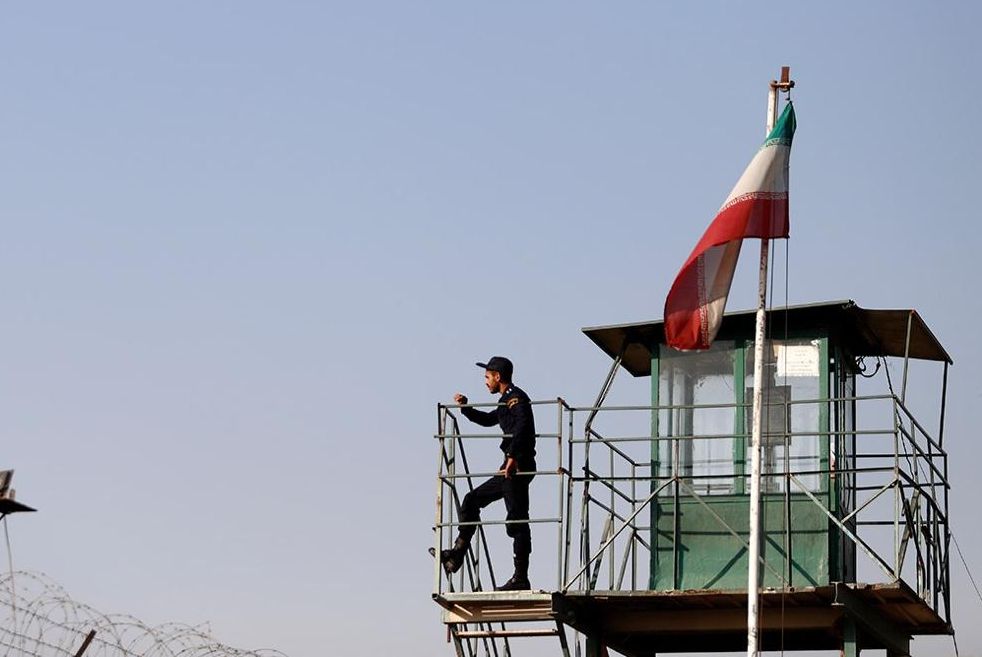 دهها هزار بازداشتشده اعتراضات خونین ۱۸ و ۱۹ دی در خطر صدور احکام حبس و اعداماند