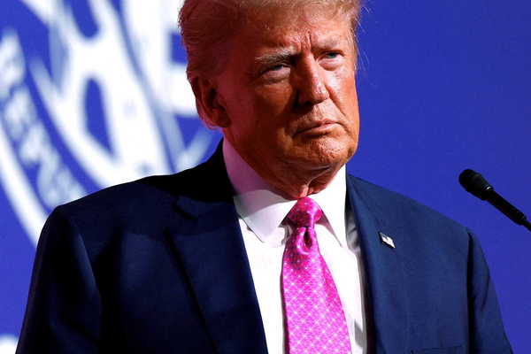 ترامب قبل اجتماعه مع نتنياهو: تمويل برنامج إيران النووي كان خيانة كبرى من أوباما