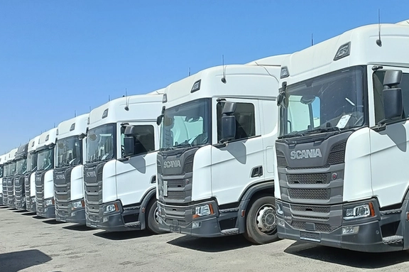 کامیونداران ترانزیتی ایرانی در مرز ازبکستان بلاتکلیف ماندهاند