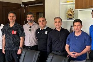 پس از تکذیب حمایت از مردم؛ رحمان رضایی به کادر فنی تیم ملی بازگشت