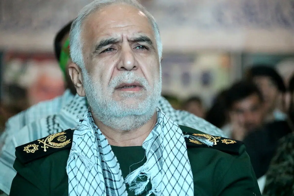 فرمانده سپاه کرمانشاه: مردم ایران در لحظه خطر پای خامنهای میایستند
