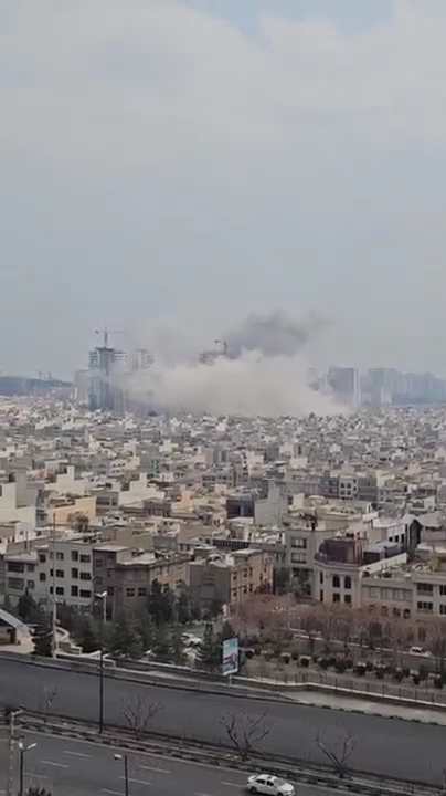 شنیده شدن صدای جنگنده و انفجارهای مهیب در تهران