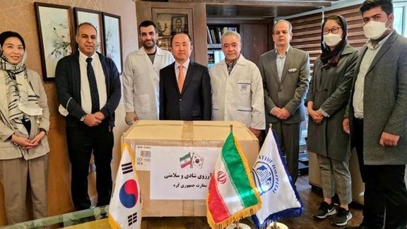 South Korean ambassador visiting a hospital in Tehran. October 31, 2021
