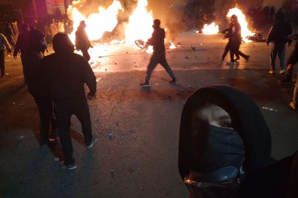 فاکسنیوز: بررسی سناریوی پس از حکومت ایران، عامل پنهان مکث آمریکا در گزینه حمله است