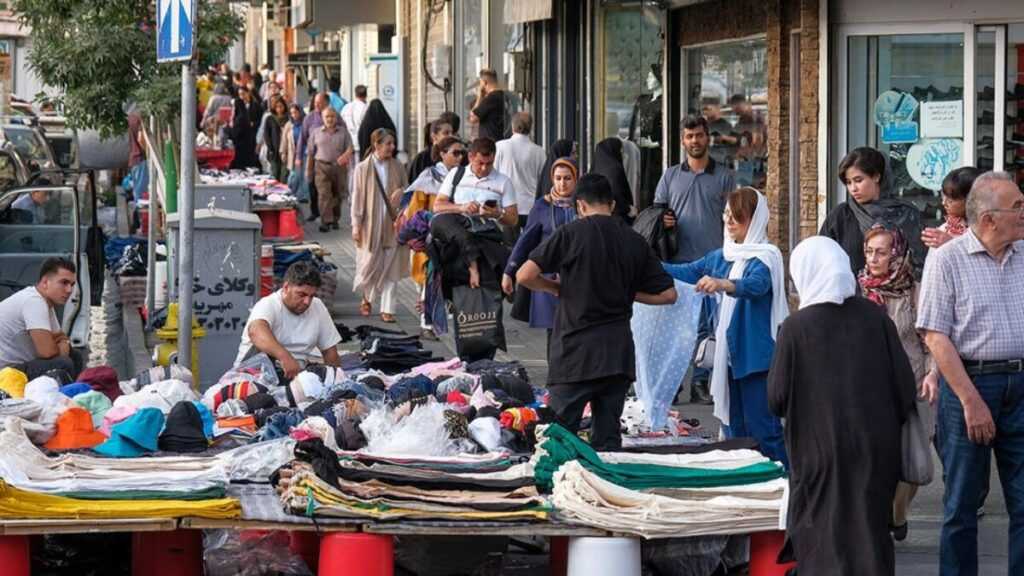 شهروندان درباره وضع معاش در ایران: تا گرسنگی مطلق چیزی نمانده است