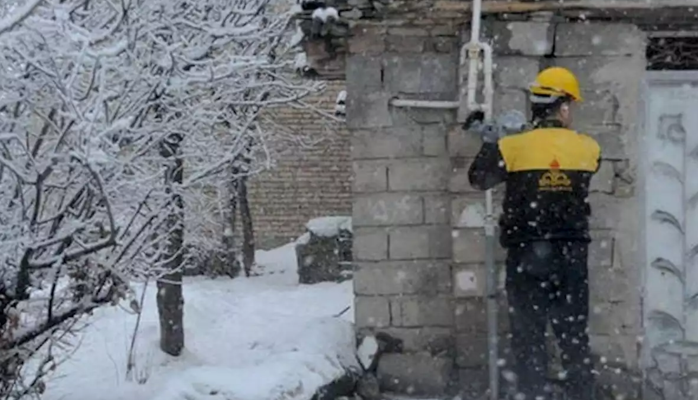 زمستان سوزناک جمهوری اسلامی: بحران کمبود گاز، استان‌های مختلف ایران را به تعطیلی کشاند