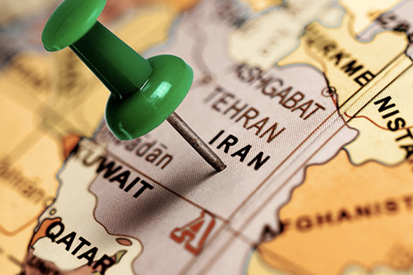 البنك الدولي يحذر من مخاطر داخلية وخارجية كبيرة تهدد الاقتصاد الإيراني