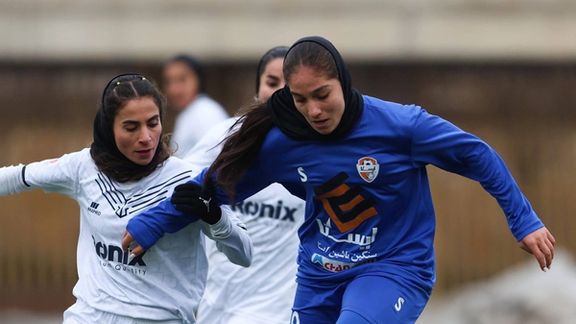 افزایش فشار جمهوری اسلامی بر زنان فوتبالیست، برای جلوگیری از همراهی با انقلاب ملی ایرانیان