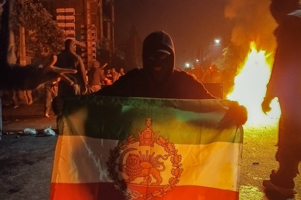 سازمان نویسندگان ایران–لیبرال: جهان تماشا میکند، رژیم قتل عام میکند