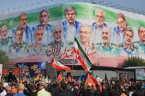 رسانه دولت ایران: بودجه نیروهای مسلح بیشتر و به خانواده آنها توجه شود
