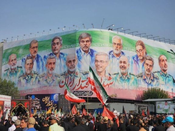 صحيفة إسرائيلية: النظام الإيراني يحتفل بالنصر في "حرب الـ 12 يومًا" رغم انهياره داخليًا