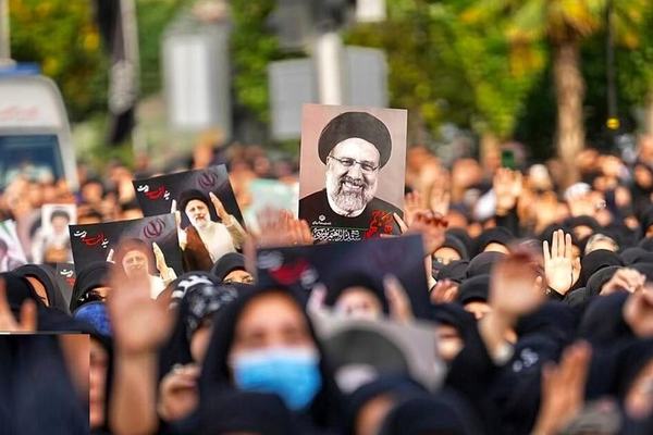 العفو الدولية تصف إرث الرئيس الإيراني بـ"المشؤوم" وتؤكد ارتكابه "جرائم ضد الإنسانية"