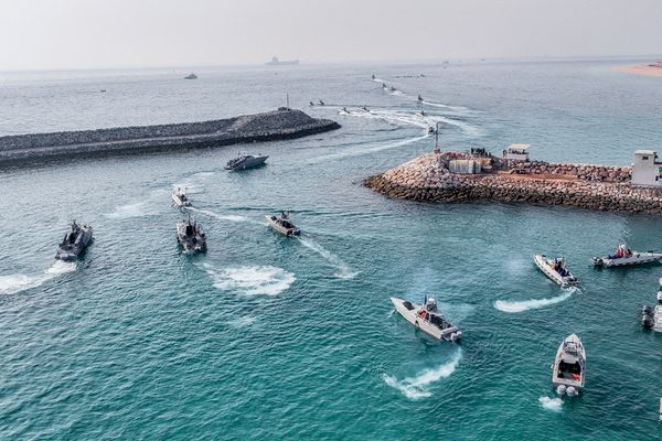 IRGC Awards Naval Forces Amid Escalating Tensions