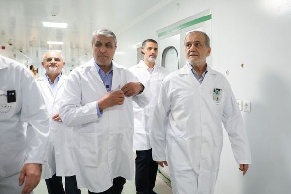 "فايننشال تايمز": مسؤولون إيرانيون زاروا روسيا سرًا للحصول على تكنولوجيا إنتاج سلاح نووي