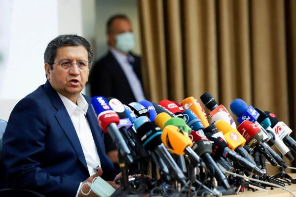 Iran's Former Chief Banker Registers Bid for Presidency
