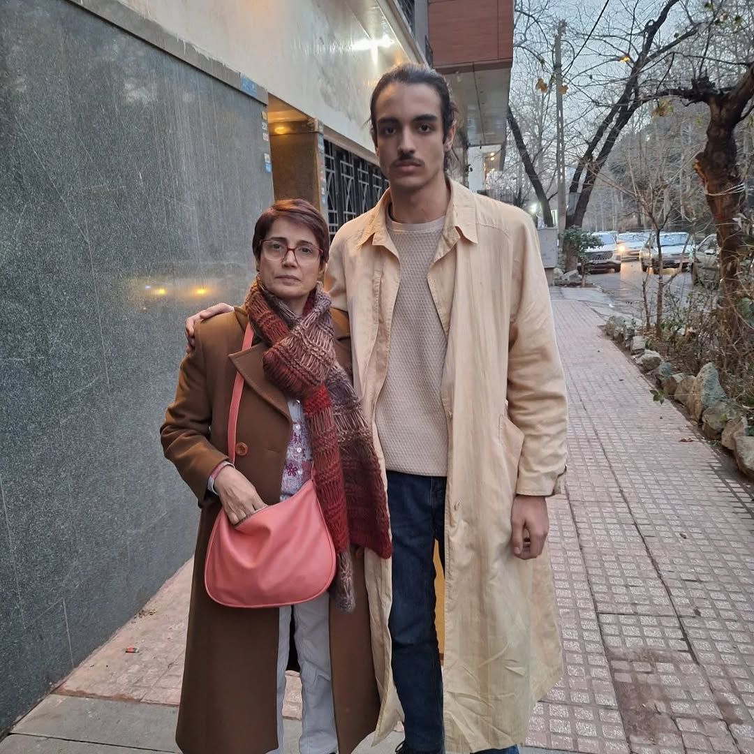 أكثر من ألف ناشط مدني يدينون الاعتداء على نجل نسرين ستوده أثناء زيارتها في السجن 