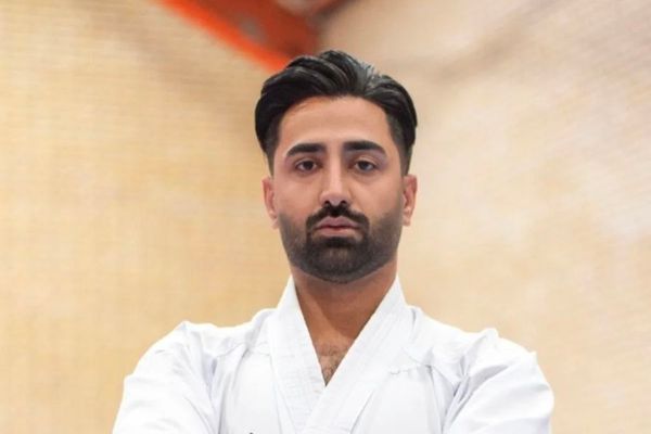 حسن قاسمی، قهرمان و داور کاراته به دست نیروهای سرکوب در اصفهان کشته شد