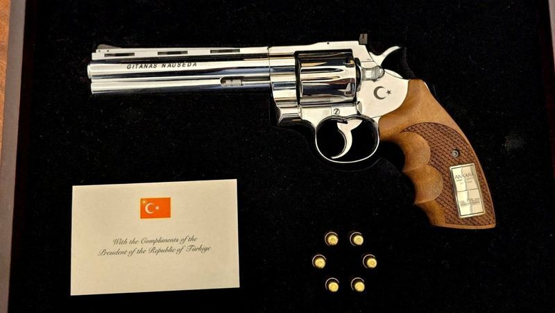 هفت‌تیر اردوغان؛ هدیه‌ای که رهبران ناتو را به دردسر انداخت